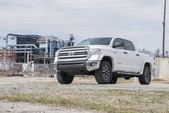 toyota-16-tundra-870-fdlow-outdoor_2_1.jpg